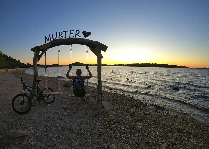 Charming One-bedroom In The Heart Of Town Centre Διαμέρισμα Μούρτερ