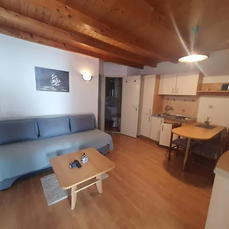 Charming One-bedroom In The Heart Of Town Centre Lejlighed